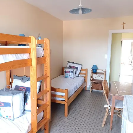 Le Navire Plage-des-Demoiselles